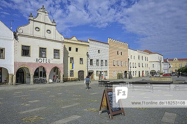 Historische Häuser am Hauptplatz von  Slavonice  Jiho?eský kraj  Tschechien  Europa