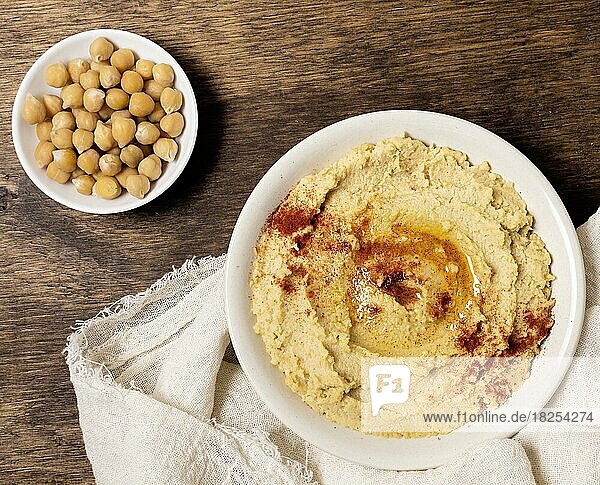Draufsicht Schüssel Hummus mit Kichererbsen. Auflösung und hohe Qualität schönes Foto
