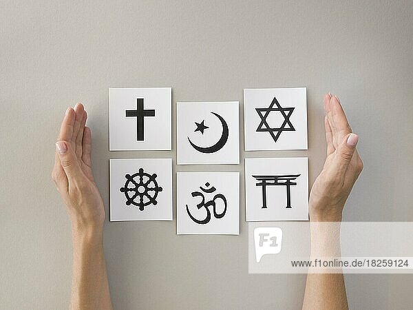 Flachlegung Sortiment religiöse Symbole