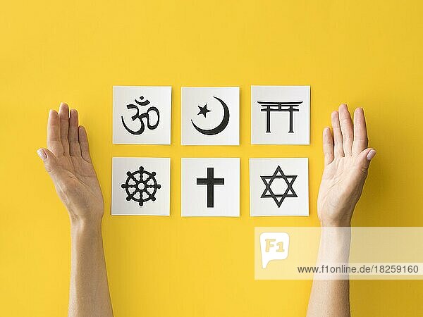 Religiöse Symbole flachlegen