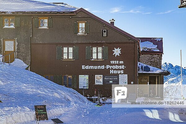 Edmund-Probst-Haus des Deutschen Alpenvereins Skigebiet Nebelhorn Oberstdorf Oberallgäu