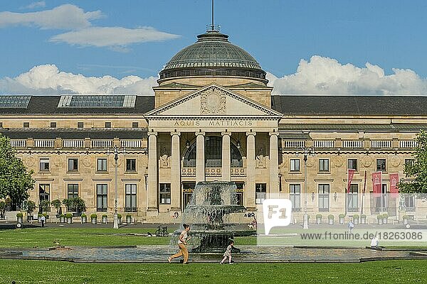 Kaskadenbrunnen Bowling Green Kurhaus Spielcasino Wiesbaden Hessen Deutschland Europa