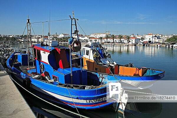 Fischerboote auf dem Rio Gilao  Tavira  Algarve  Portugal  Europa