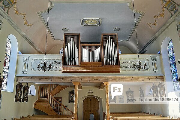 Orgelempore  Kirche Unserer Lieben Frau Mariae Namen  in Jungholz  Tirol  Österreich  Europa