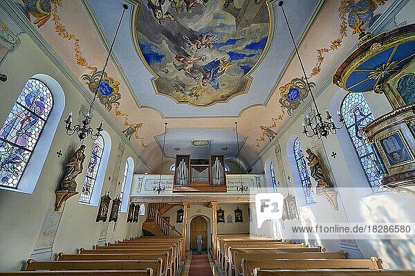 Orgelempore mit Deckenfresken  Kirche Unserer Lieben Frau Mariae Namen  in Jungholz  Tirol  Österreich  Europa