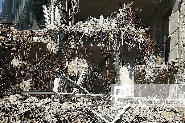 Trümmer eines abgerissenen Hauses  ehemaliges Bürogebäude der Deutschen Bundesbank  Bremen  Deutschland  Europa