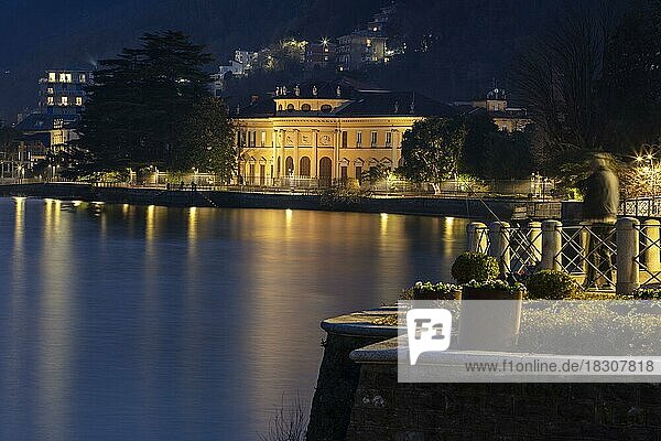 Villa Saporiti und Seebecken  Comer See  Como  Lombardei  Italien  Europa