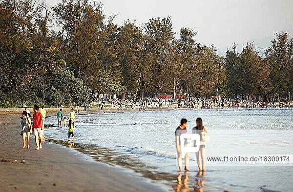 Strand in Tanjung Aru  Kota Kinabalu  Sabah  Borneo  Malaysia  Asien