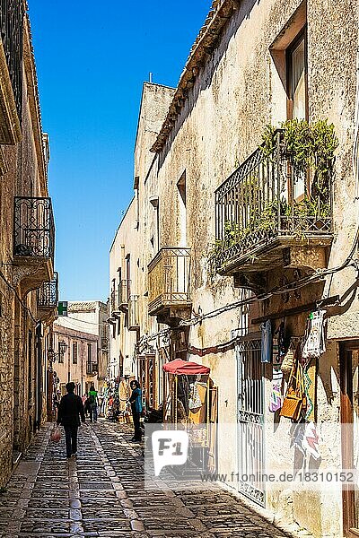 Old town alleys  medieval town of Erice  impresses with its spectacular location  Sicily  Erice  Sicily  Italy  Europe