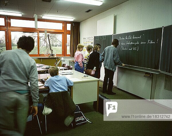 Teaching at a secondary school on 25. 04. 1995 in Hagen  Germany  Europe
