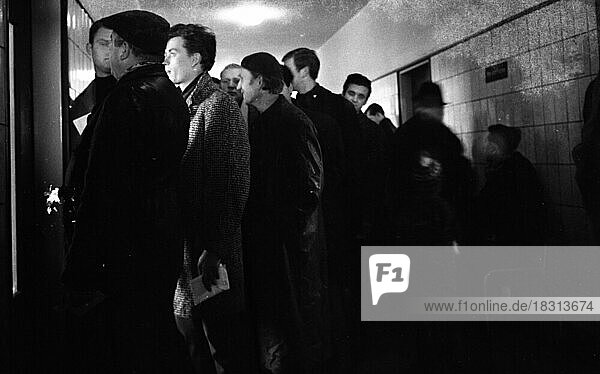 Arbeitslose beim Arbeitsamt Dortmund im Jahre 1966  Deutschland  Europa