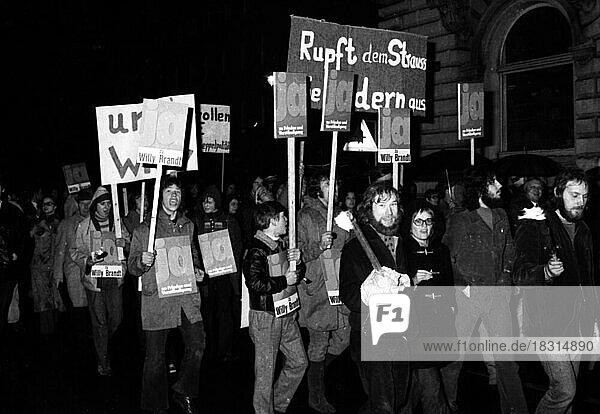 Supporters and friends of the SPD/FDP government coalition demonstrated in Bonn on 26 April 1972 with a torchlight march and rally in favour of the government and the ratification of the Eastern treaties  Germany  Europe