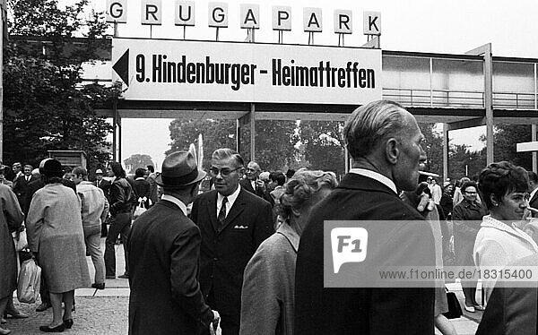 Vertriebene  Vertriebenentreffen  Personen  Politiker und Parolen im Ruhrgebiet in den Jahren 1965-71. 9. Hindenbuerger. Treffen  Deutschland  Europa