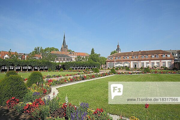 Barocke Orangerie mit Parkanlage  Erbach  Hessen  Odenwald  Deutschland  Europa