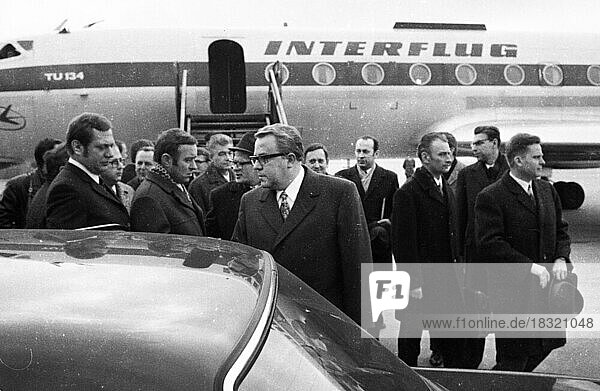 As part of the SPD/FDP coalition's policy of détente  the Transit Treaty was signed in Bonn on 17 December 1971 by Michael Kohl (GDR) and Egon Bahr (FRG)