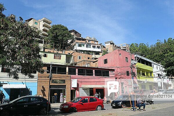 Favela  Häuser und Personen  Belo Horizonte  Minas Gerais  Brasilien  Südamerika