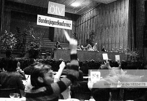 Die Bundesjugendkonferenz der Gewerkschaft Oeffentliche Dienst Transport und Verkehr (ÖTV) am 4. 3. 1972 in Gelsenkirchen  Deutschland  Europa