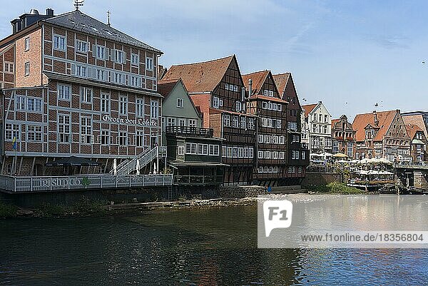 Historische Fachwerkhäuser am ehemaligen Hafen der Ilmenau  Lüneburg  Niedersachsen  Deutschland  Europa