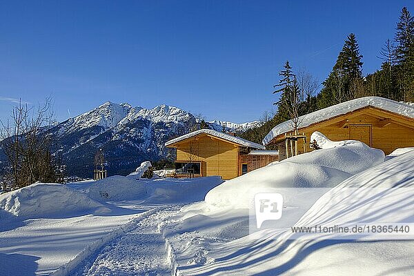 Tannenhütte im Winter  am Wank  Garmisch-Partenkirchen  Oberbayern Bayern  Deutschland  Europa