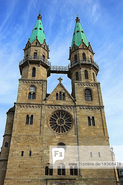 Die evangelisch-lutherische Stadtkirche Unserer lieben Frauen  auch St. Marien genannt  dreischiffige Hallenkirche  Wahrzeichen der Stadt  Meiningen  Thüringen  Deutschland  Europa