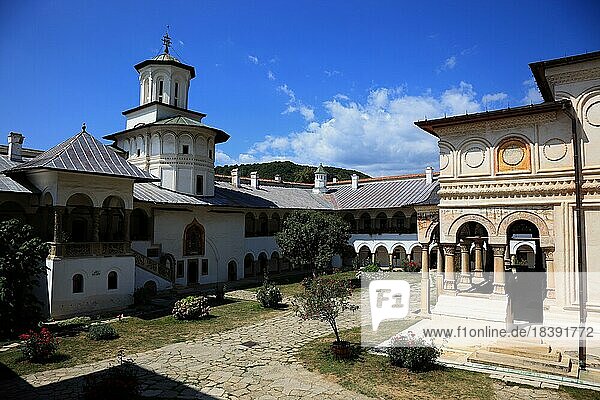 Kloster Horezu im Brancoveanu-Stil aus 1690  Hurezi  UNESCO Weltkulturerbe  Westen der Walachei  Rumänien  Europa