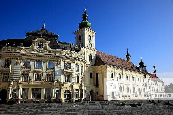 Rathaus  katholische Garnisonskirche  am Großen Ring  Piata Mare  Sibiu  Rumänien  Europa