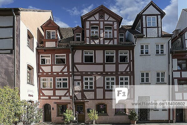 Historische Fachwerkhäuser mit Dachgauben  totalsaniert durch die Nürnberger Altstadtfreunde  Johannesgasse 55 ujnd 57  Nürnberg  Mittelfranken  Bayern  Deutschland  Europa
