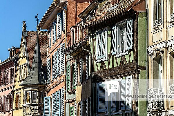 Colmar ist ein malerischer alter Touristenbezirk mit wunderschönen Kanälen und traditionellen Halbholzhäusern. Grand Est  Collectivite europeenne dAlsace  Frankreich  Europa