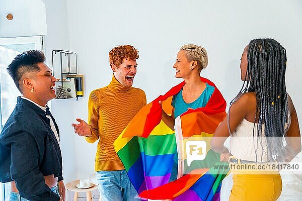 LGBT Stolz  lgbt Regenbogenflagge  Gruppe von Freunden tanzen in einem Haus auf der Party