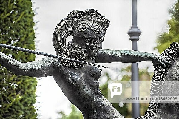 Skulptur  Reitende Amazone vor der Villa Stuck  Bogenhausen  München  Bayern  Deutschland  Europa