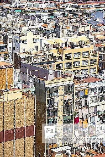 Ausblick über die Häuser der Stadt  vom Turm der Sagrada Familia  Barcelona  Katalonien  Spanien  Europa
