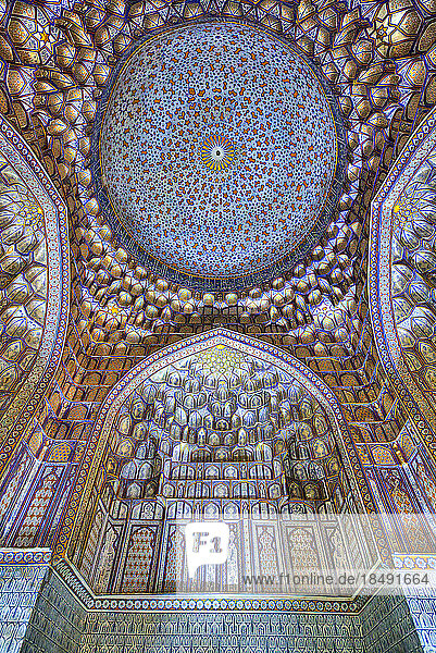 Innendecke  Tuman Oko Mausoleum  Shah-I-Zinda  UNESCO-Weltkulturerbe  Samarkand  Usbekistan  Zentralasien  Asien