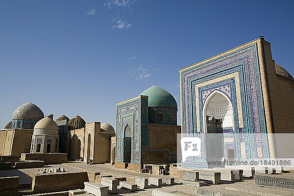 Ulugh Sultan Begim Mausoleum rechts  Shah-I-Zinda  UNESCO-Weltkulturerbe  Samarkand  Usbekistan  Zentralasien  Asien