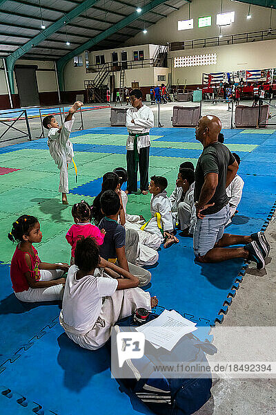 Kampfsportunterricht  Box-Akademie Trejo  Havanna  Kuba  Westindien  Karibik  Mittelamerika