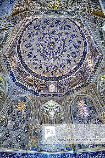 Decke  Shirin Beka Oka Mausoleum  Shah-I-Zinda  UNESCO-Weltkulturerbe  Samarkand  Usbekistan  Zentralasien  Asien