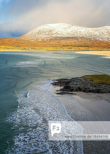 Blick über Bostadh Beach und Luskentyre Beach  Isle of Harris  Äußere Hebriden  Schottland  Vereinigtes Königreich  Europa