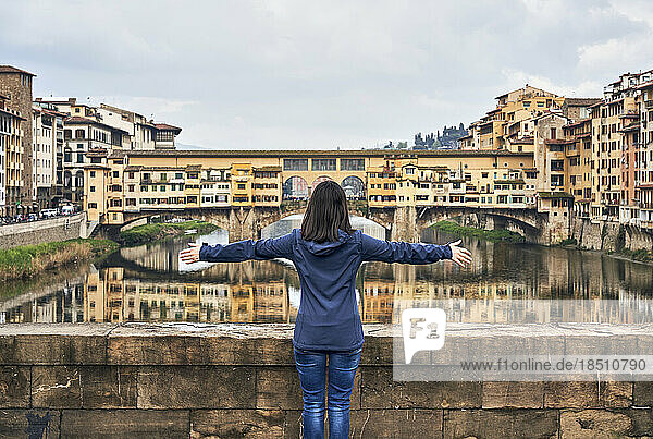 Woman in front of Ponte Vecchio