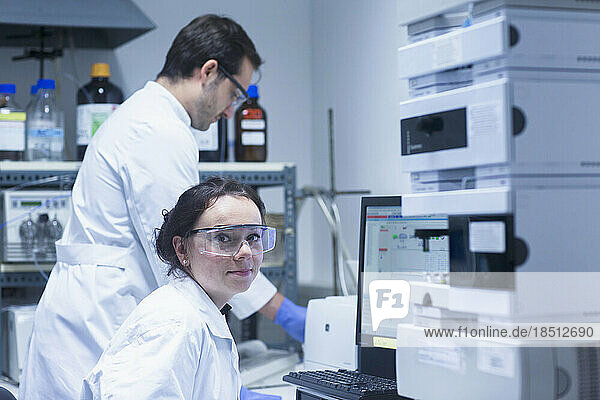 Young scientists working in a laboratory  Freiburg Im Breisgau  Baden-wuerttemberg  Germany