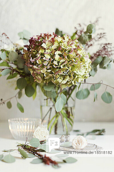 Bouquet of hydrangea and rose flower decoration