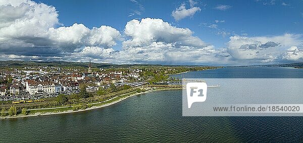 Aerial view of the town of Radolfzell on Lake Constance with the Mettnau peninsula  on the right on the horizon the island of Reichenau  Constance district  Baden-Württemberg  Germany  Europe