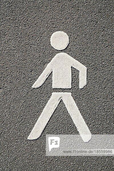 Piktogramm für Fußgänger  Straßenmarkierung auf Asphalt