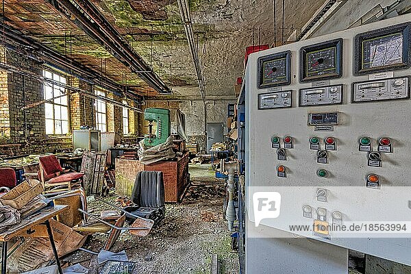 Industrie Lost Places verlassene Werkstatt Werkhalle