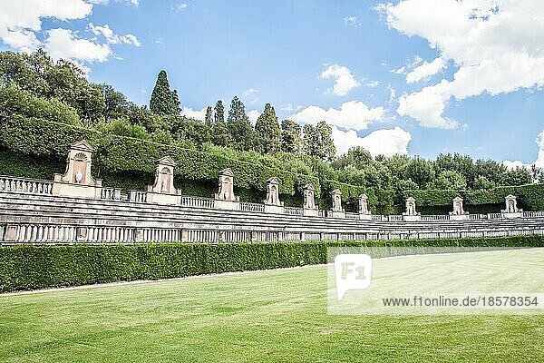 Florenz  Italien. Die alten Boboli Gärten an einem sonnigen Tag im Sommer