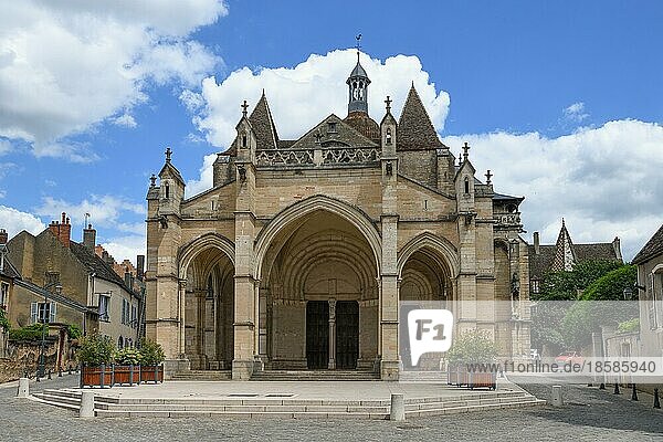 Basilika Collégiale Notre-Dame  Stiftskirche  Beaune  Departement Côte-dOr  Bourgogne-Franche-Comté  Burgund  Frankreich  Europa