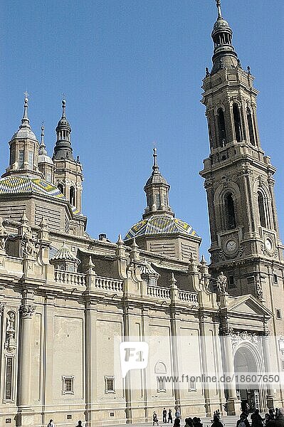 Basilika Kathedrale Unserer Lieben Frau von der Säule  Zaragoza  Basilica nuestra Senora l Pilar Zaragoza  Saragossa  Aragon  Spanien  Europa