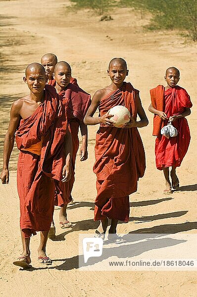 Buddhistische Mönche  Bagan  Burma  Pagan  Myanmar  Asien
