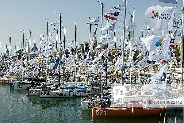 Bassin a flot  Festival 'Grand Pavois'  La Rochelle  Charente-Maritime  Poitou-Vendee  Frankreich  Europa