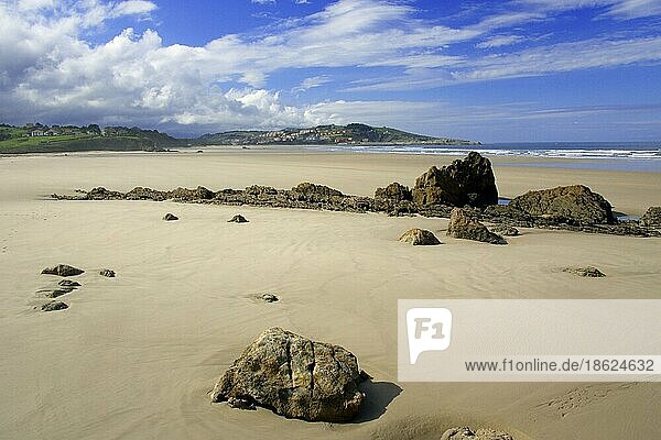 Steine am Strand  Costa Verde  Spanien  Europa