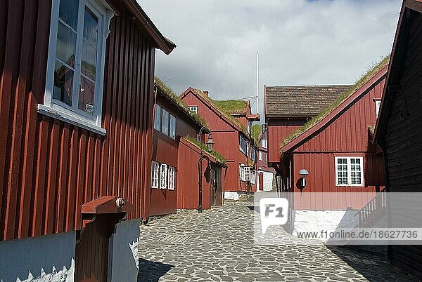 Gasse  Torshavn  Grassodenhaus  Altstadt auf Halbinsel Tinganes  Thorshaven  Insel Streymoy  Färöer-Inseln  Dänemark  Europa