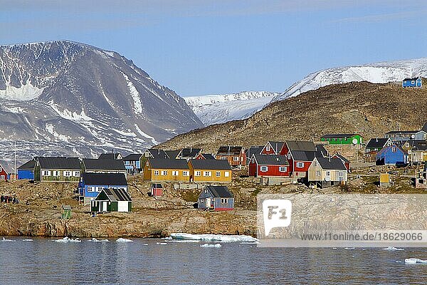 Farbige Holzhäuser  Ittoqqortoormiit  Scoresbysund  Grönland  Nordamerika